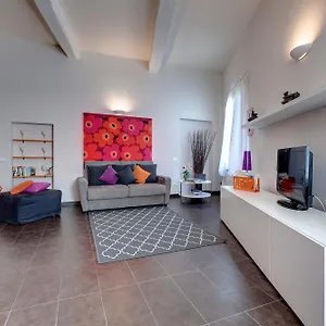 https://bright-red-suite.it-tuscanyhotel.com